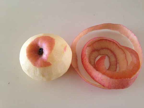 Vỏ quả táo tây (vỏ bom) - cách chữa suy nhược thần kinh tại nhà