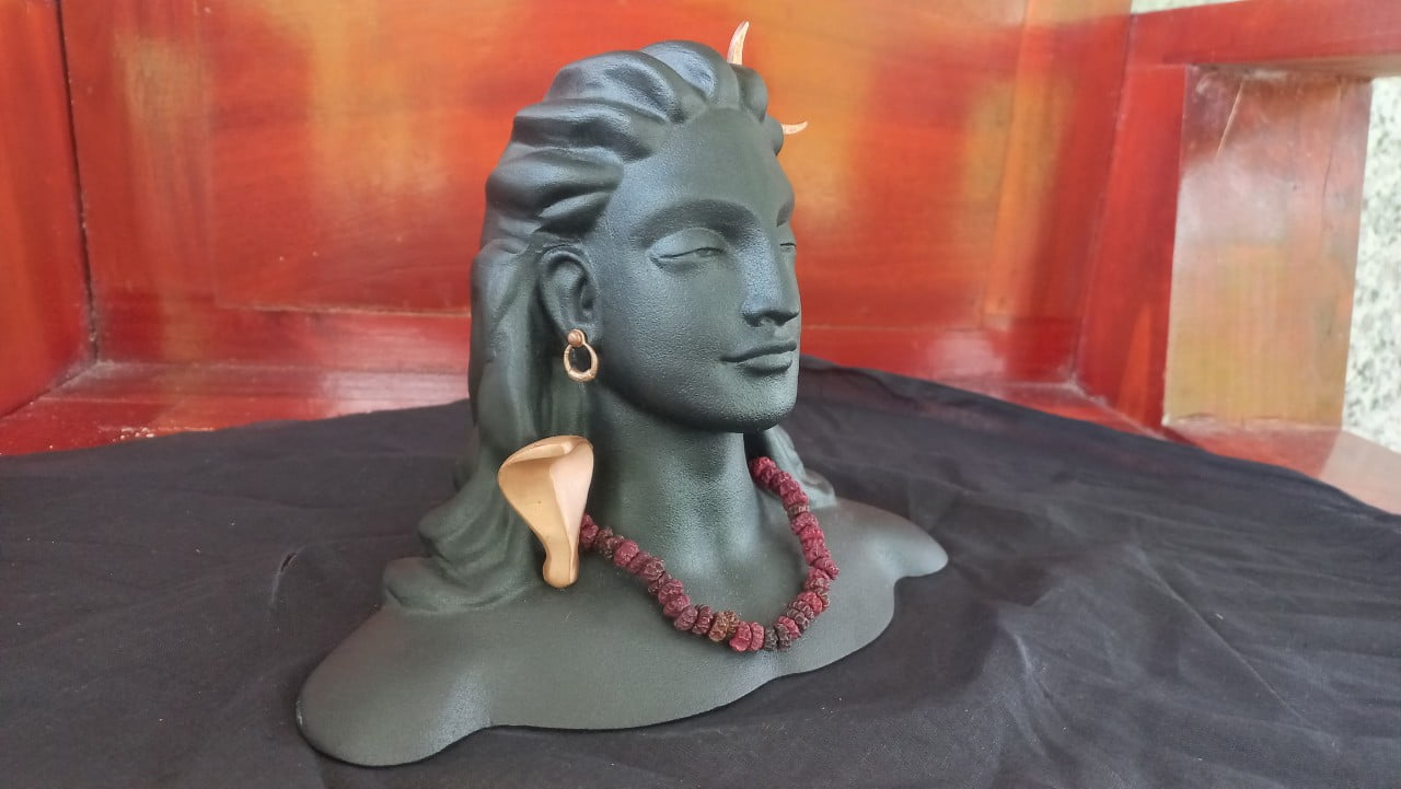 Tượng thần Shiva Adiyogi bằng kim loại